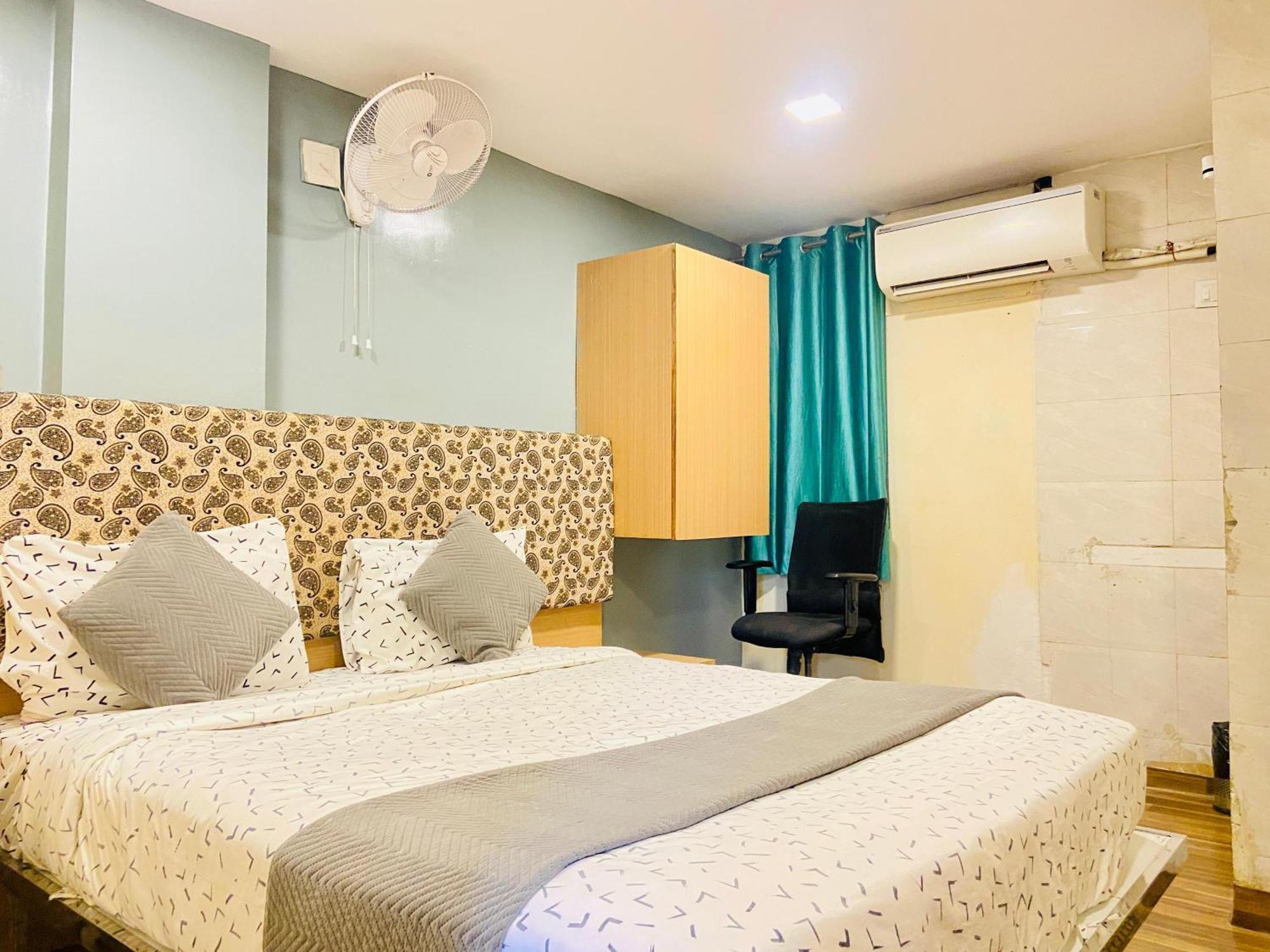 Hotel Abc Satellite Prahlad Nagar Ahmadábád Kültér fotó