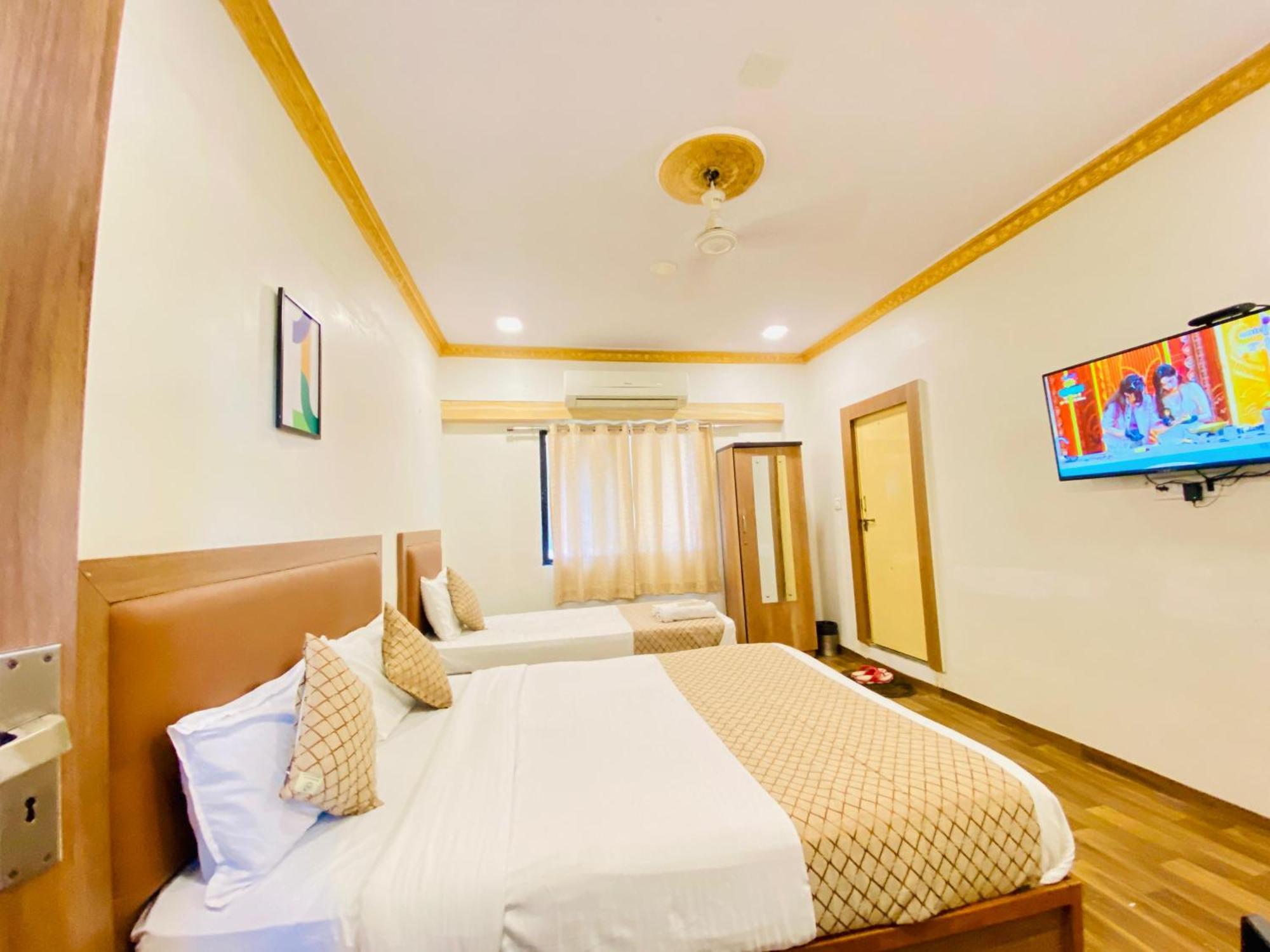 Hotel Abc Satellite Prahlad Nagar Ahmadábád Kültér fotó